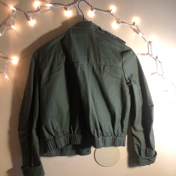 cropped, lightweight, green H&M jacket! - Picture 2 of 3